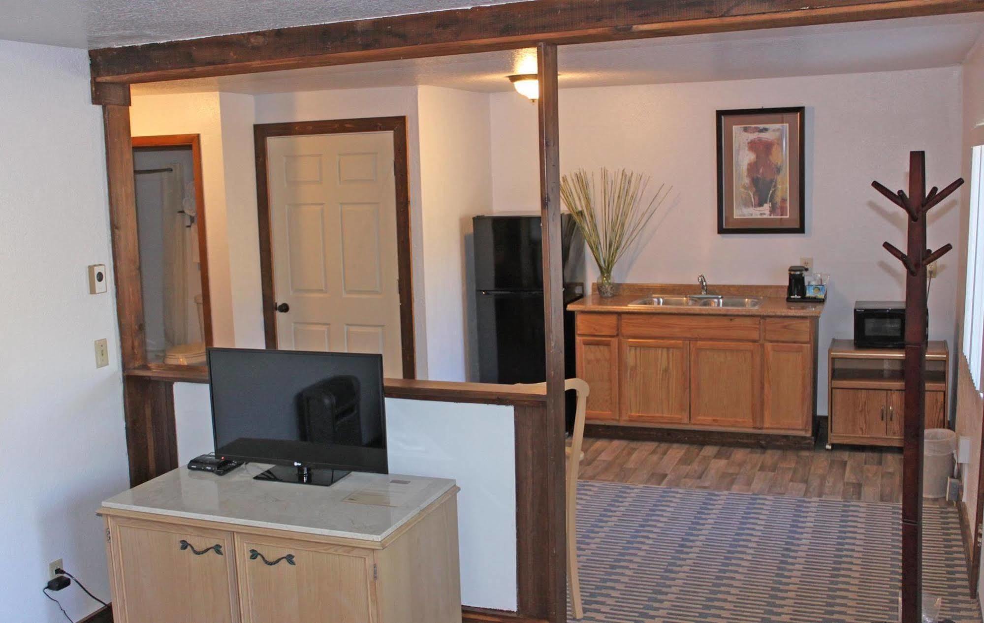 Rustic Inn McCall Exterior photo